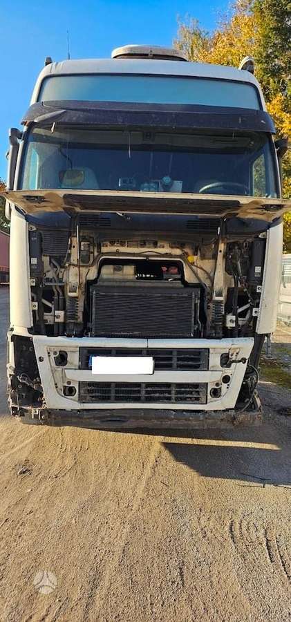 Volvo FH42T, semi-trailer trucks