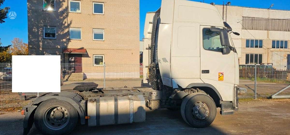 Volvo FH42T, semi-trailer trucks