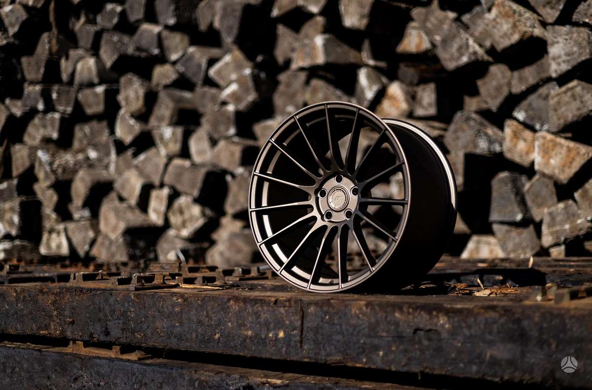 Japan Racing SL05 FlowFormed, light alloy, R18