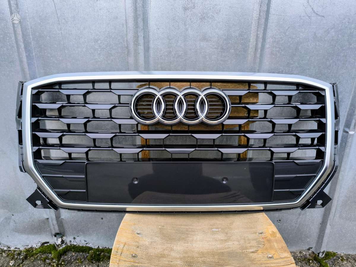 Audi Q2 радиаторная решётка