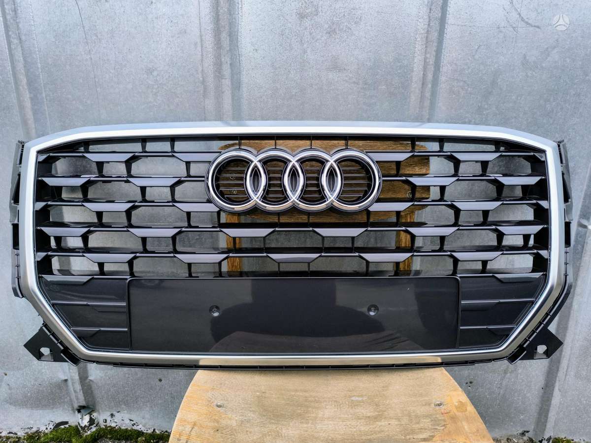 Audi Q2 apdailos grotelės