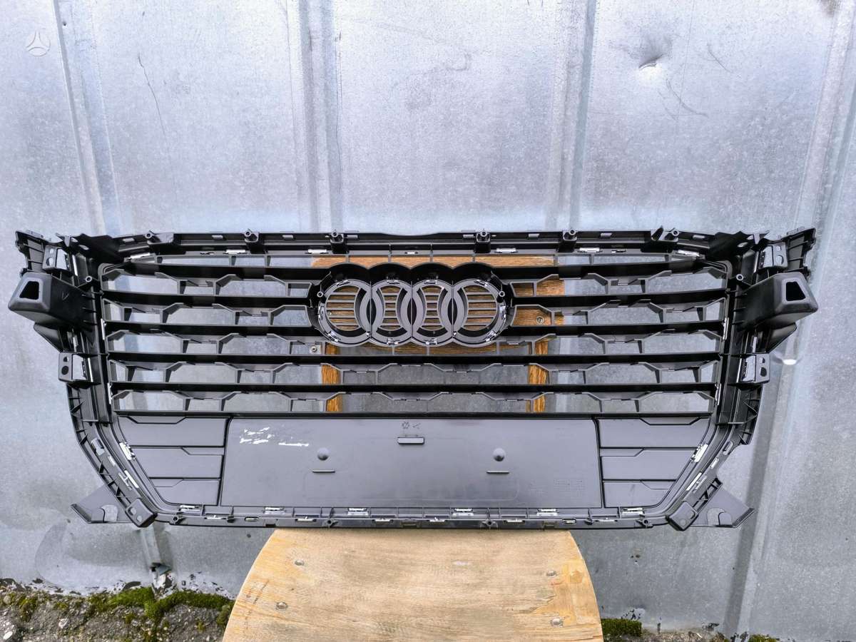 Audi Q2 front grill