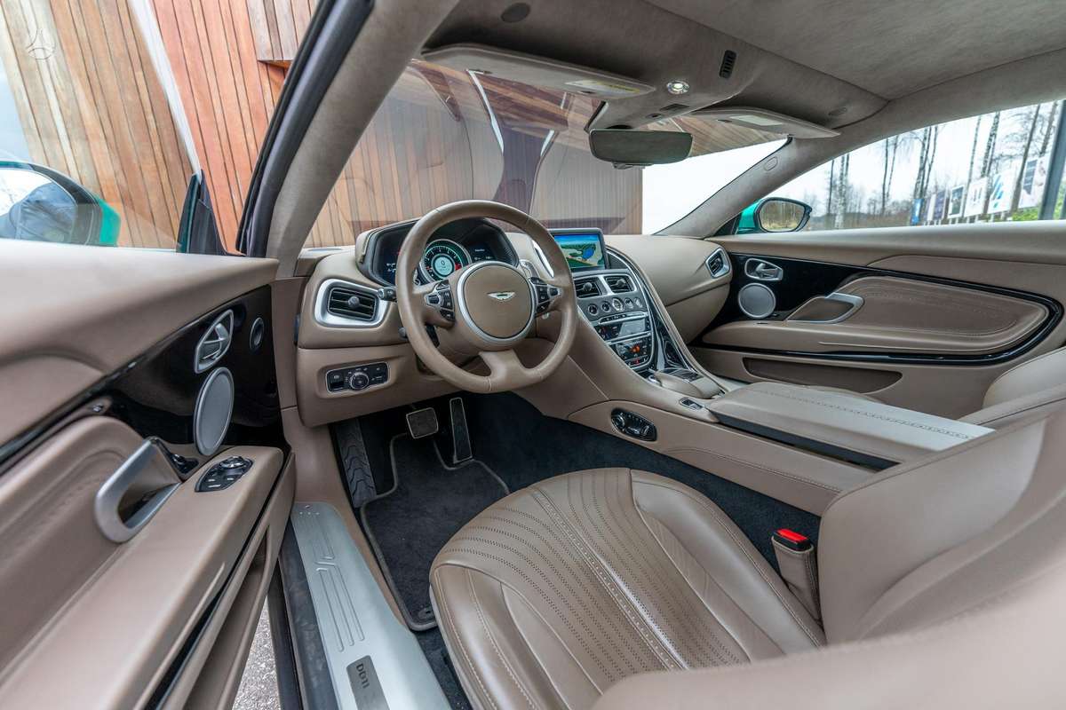 Aston Martin DB11, 4.0 l., Купе (coupe)