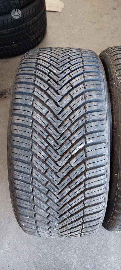 Continental, universalios 245/40 R19
