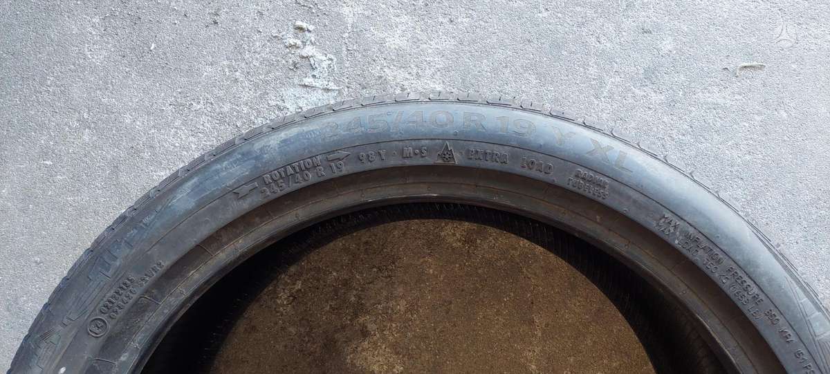 Continental, всесезонные 245/40 R19