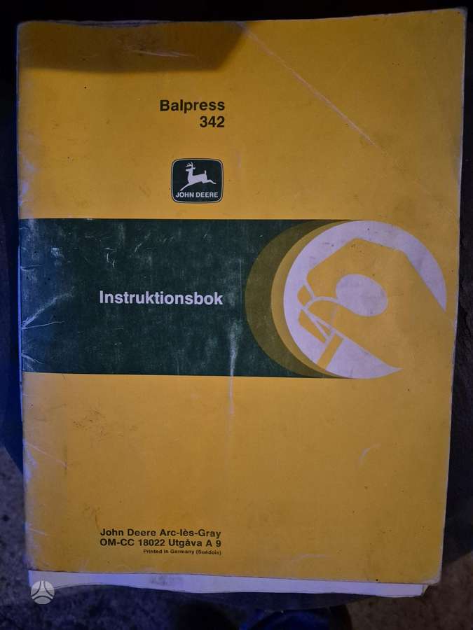 John Deere 332, presai