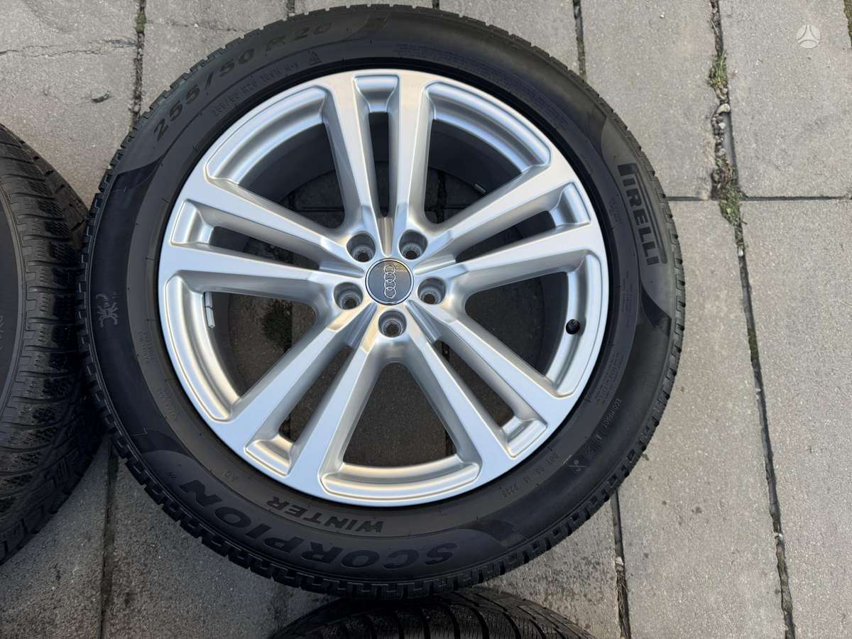 Audi Q7, lengvojo lydinio, R20
