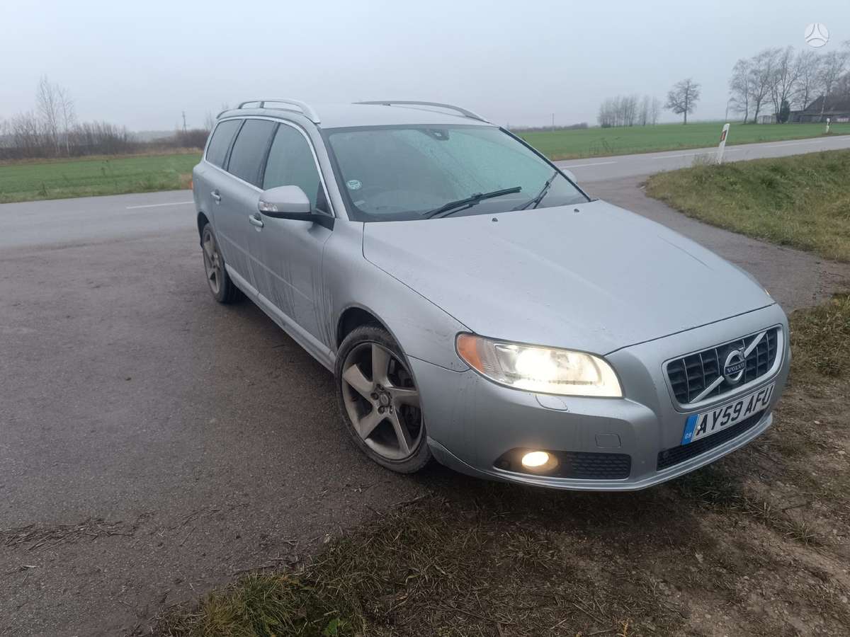 Volvo V70 Spalva 477