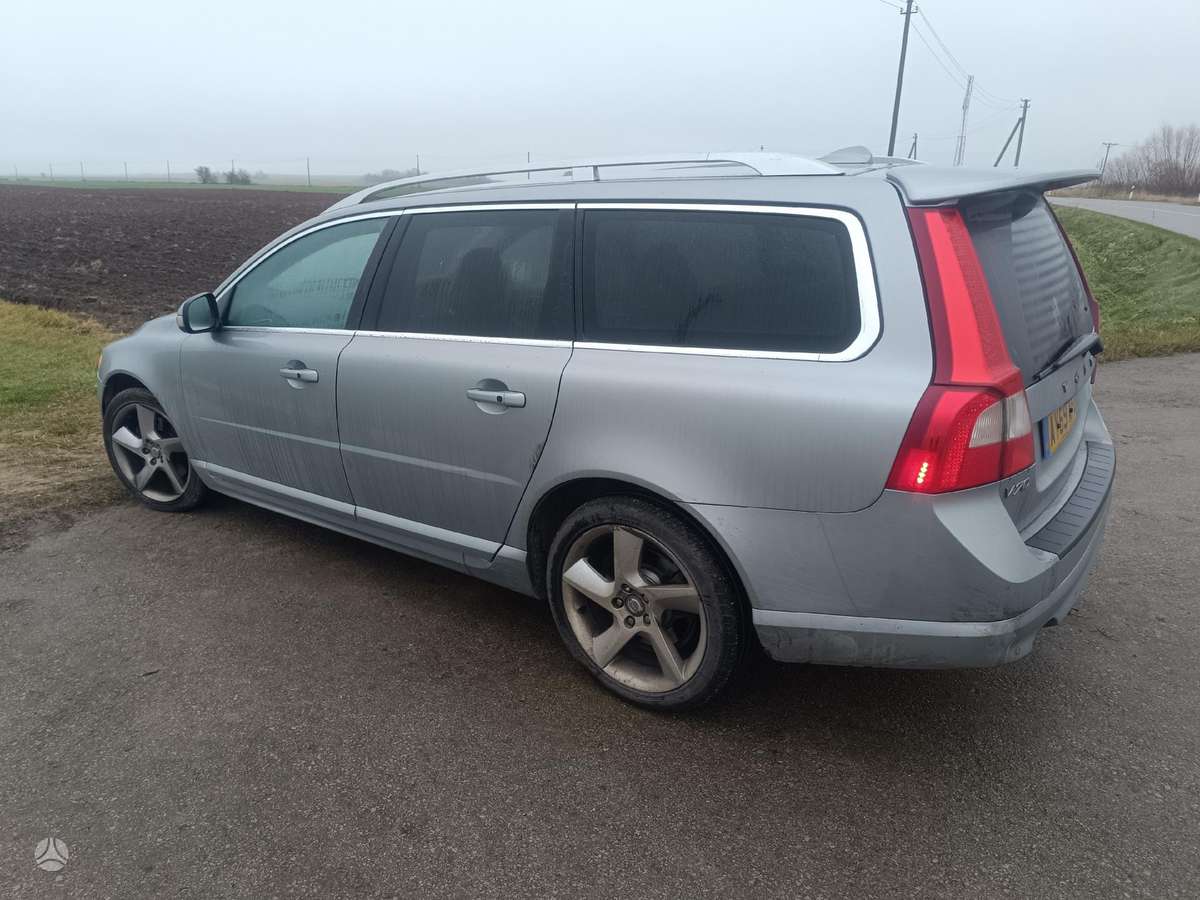 Volvo V70 Spalva 477