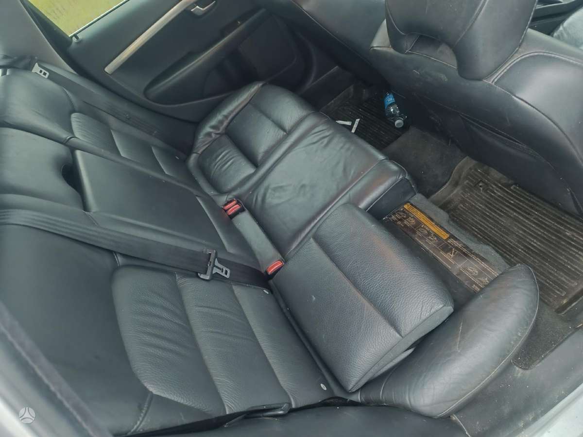 Volvo V70 Spalva 477