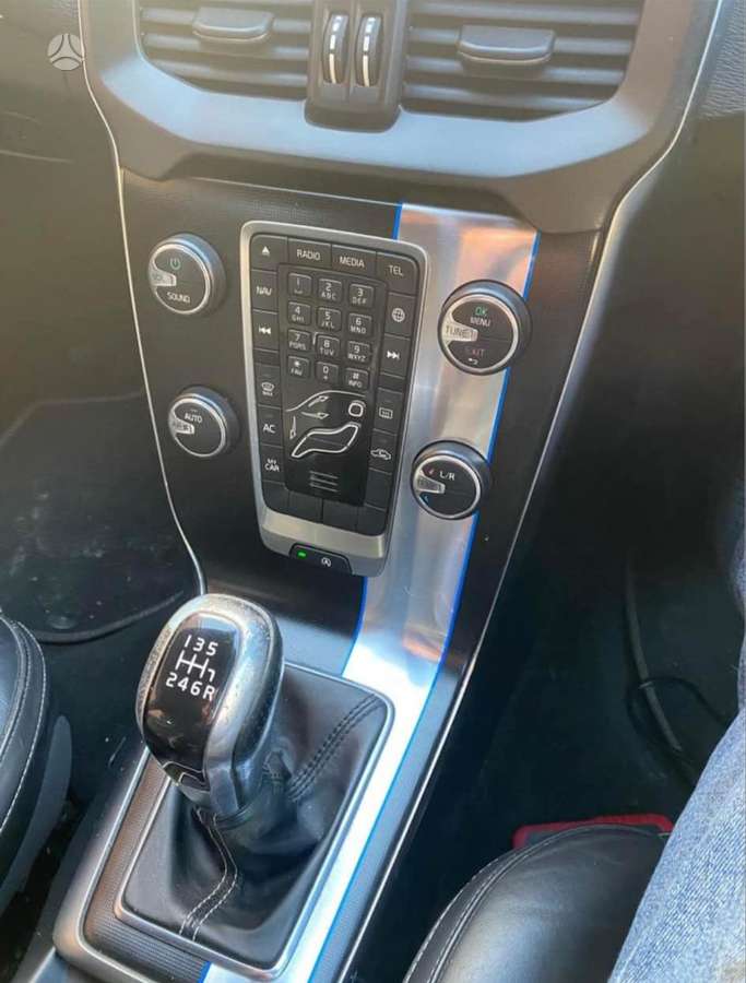 Volvo V40 Spalva 619 16