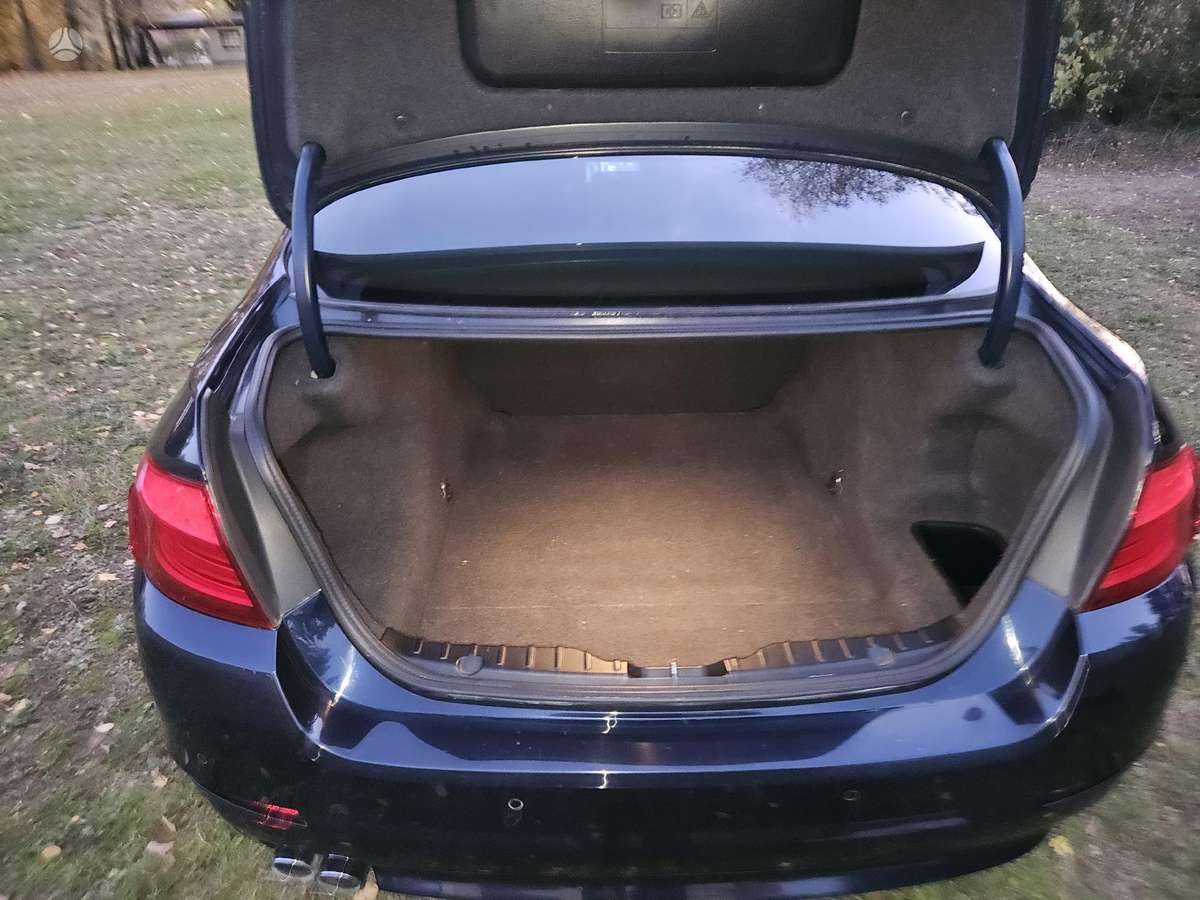 BMW 520, 2.0 l., Седан