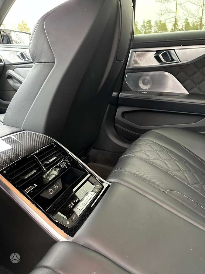 BMW M8, 4.4 l., Седан