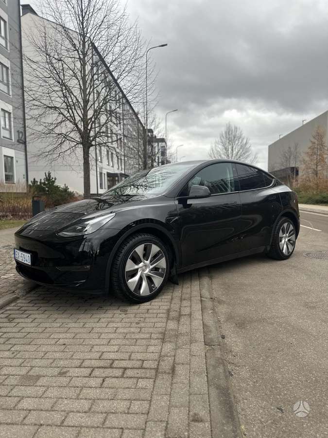 Tesla Model Y, 75 kWh, off-road / crossover