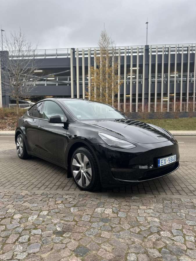 Tesla Model Y, 75 kWh, off-road / crossover