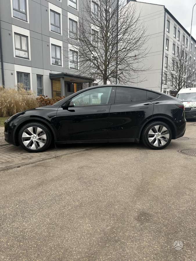 Tesla Model Y, 75 kWh, off-road / crossover