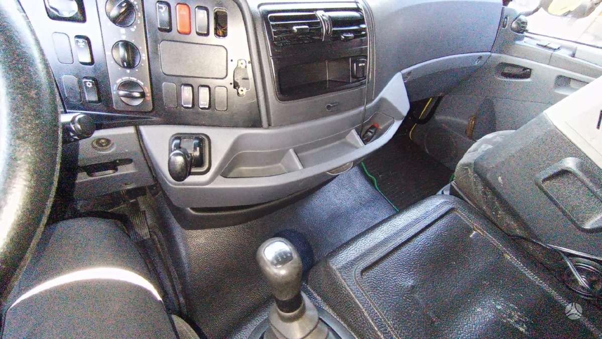 Mercedes-Benz Atego822, dropside with curtains