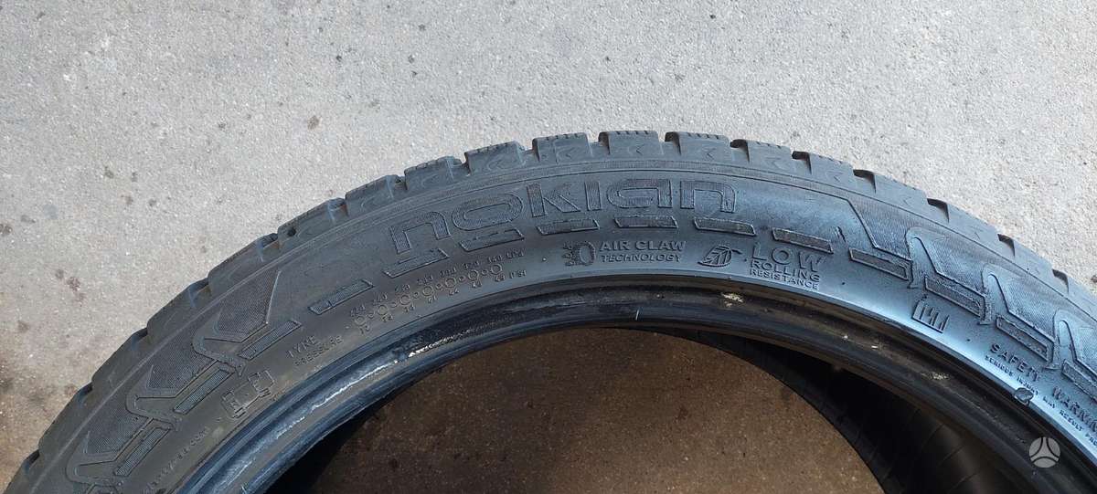 Nokian, зимние 275/40 R20