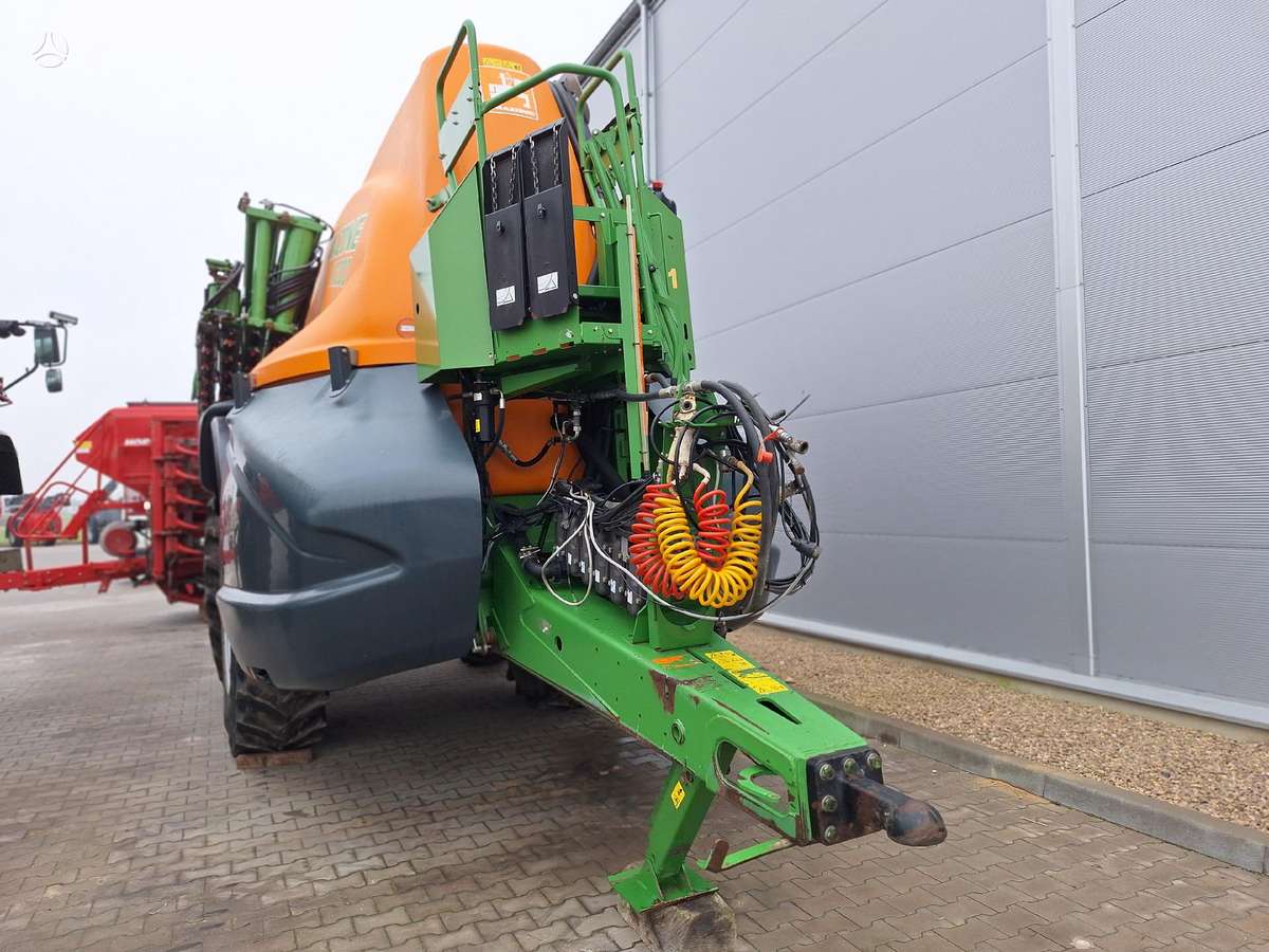 Amazone UX 11200, sprayers