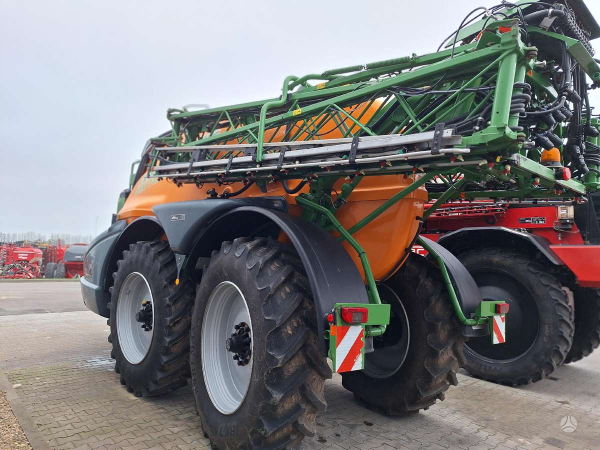 Amazone UX 11200, sprayers