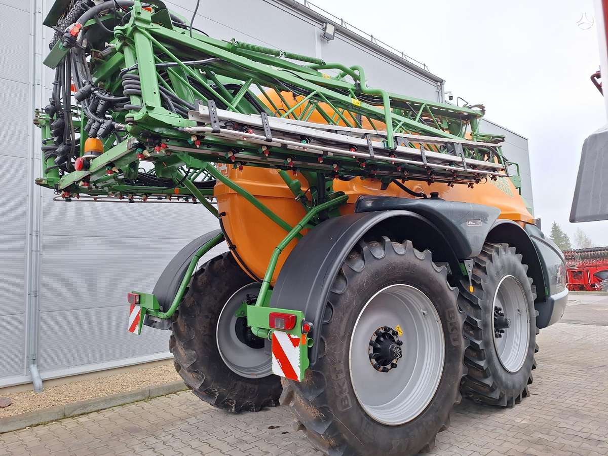 Amazone UX 11200, sprayers