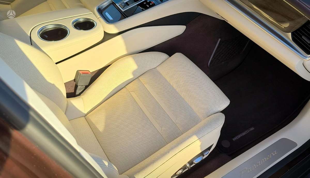 Porsche Panamera, 3.0 l., hatchback
