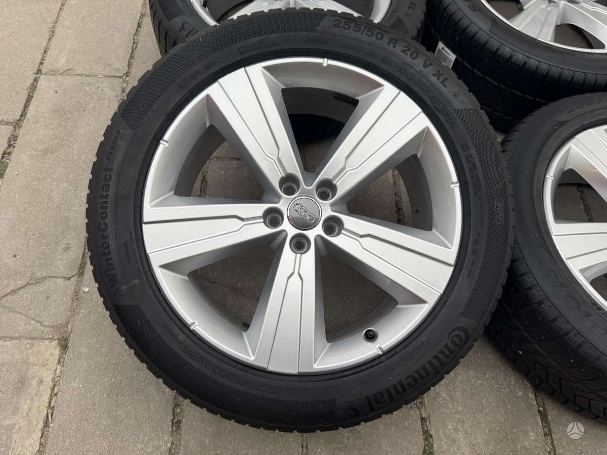 Audi Q7, lengvojo lydinio, R20