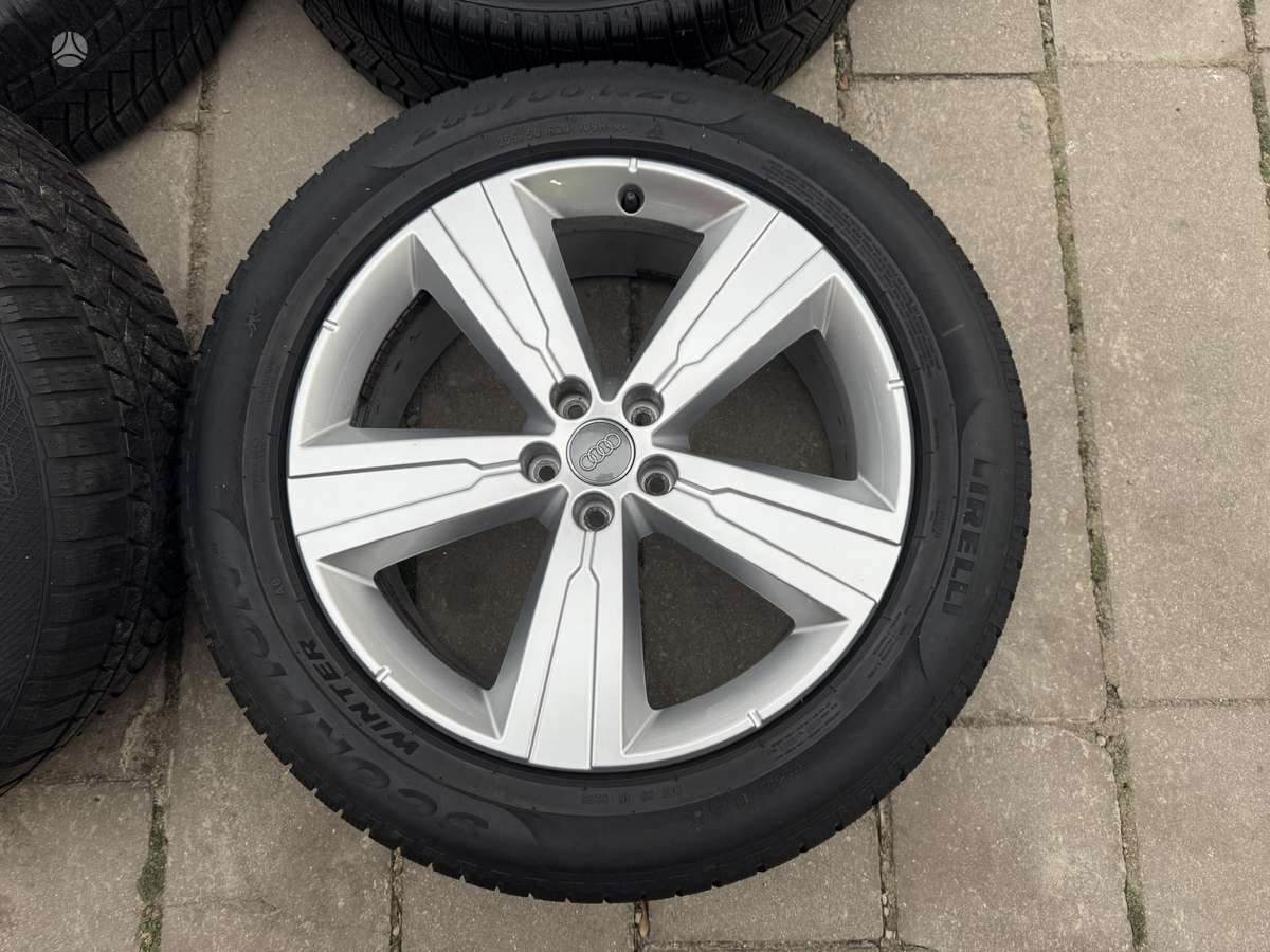 Audi Q7, lengvojo lydinio, R20