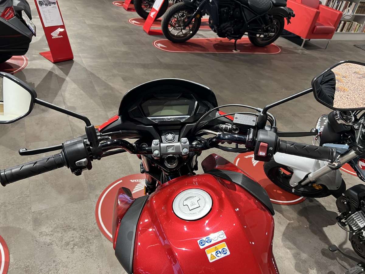 Honda CB 125cc, street / classic