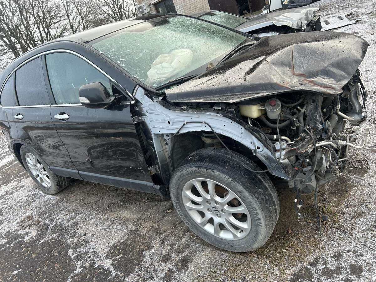Honda CR-V Dalis pristatome