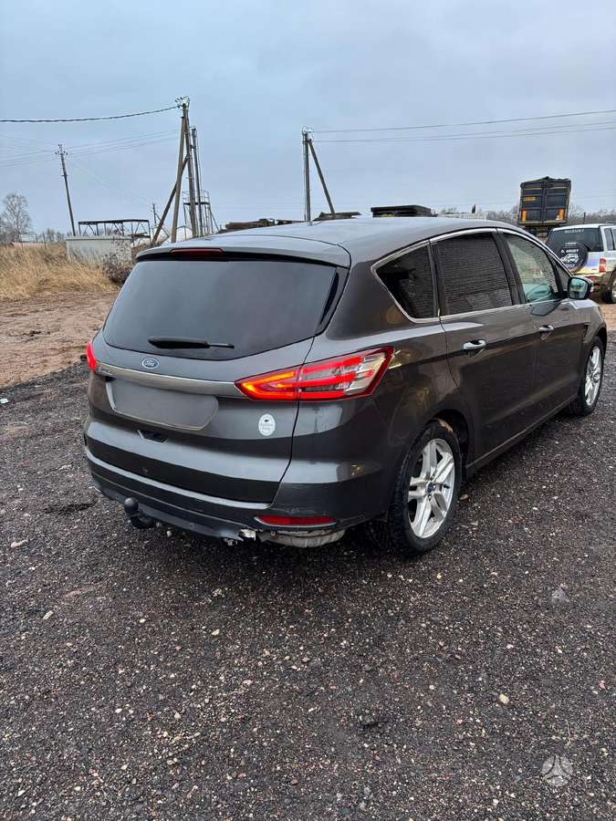 Ford S-MAX dalimis. Europa