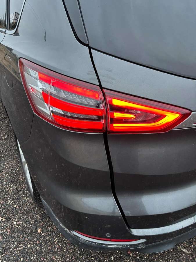 Ford S-MAX dalimis. Europa