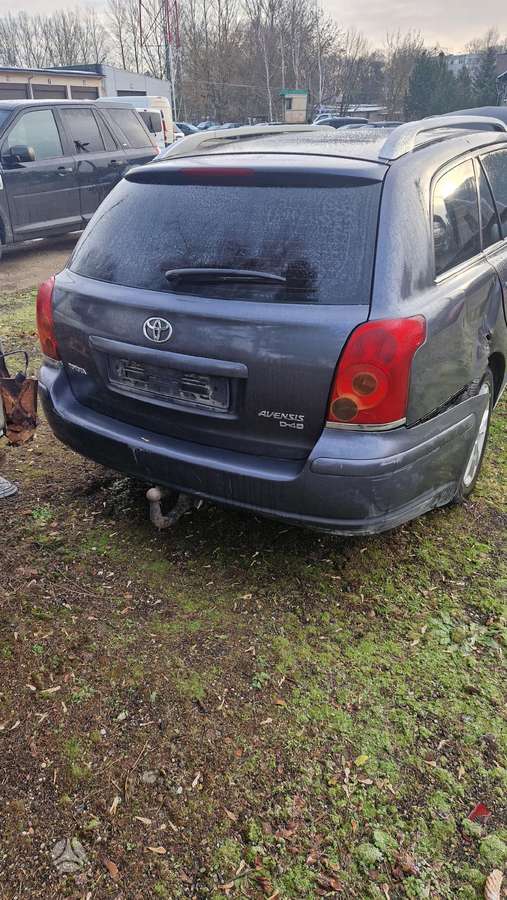Toyota Avensis детали кузова