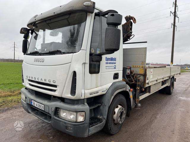 Iveco 160E25, ar krānu