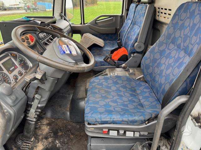 Iveco 160E25, ar krānu