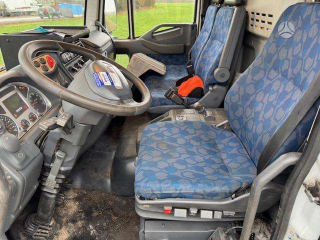 Iveco 160E25, su kranu