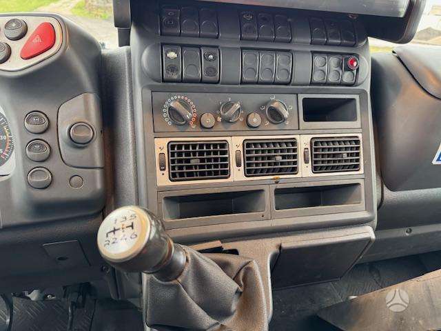 Iveco 160E25, su kranu