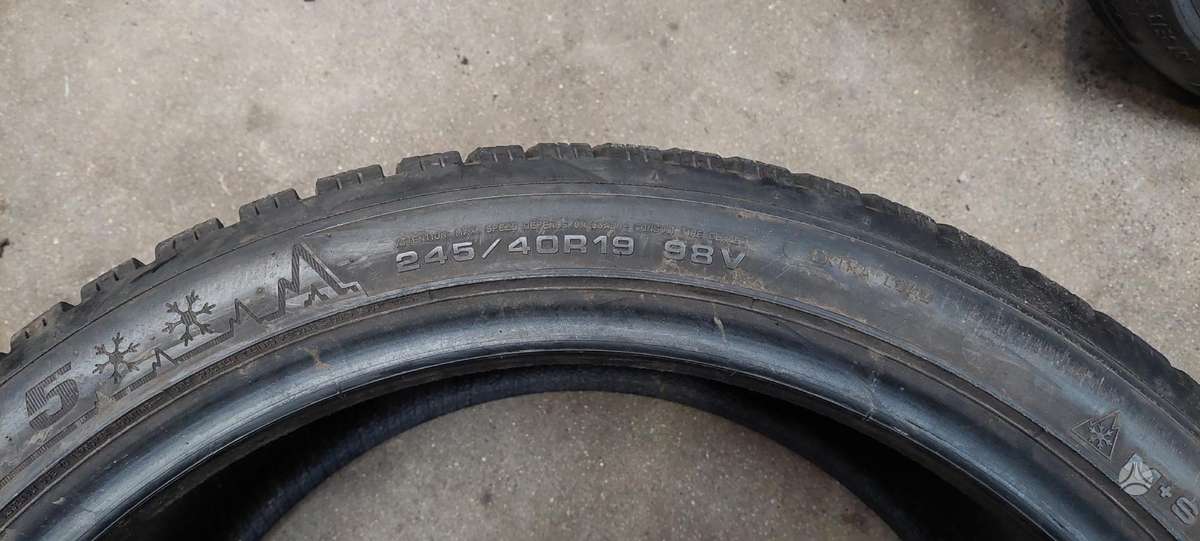 Dunlop, žieminės 245/40 R19