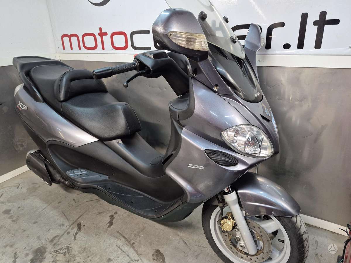 Piaggio X9 200cc, scooters / mopeds