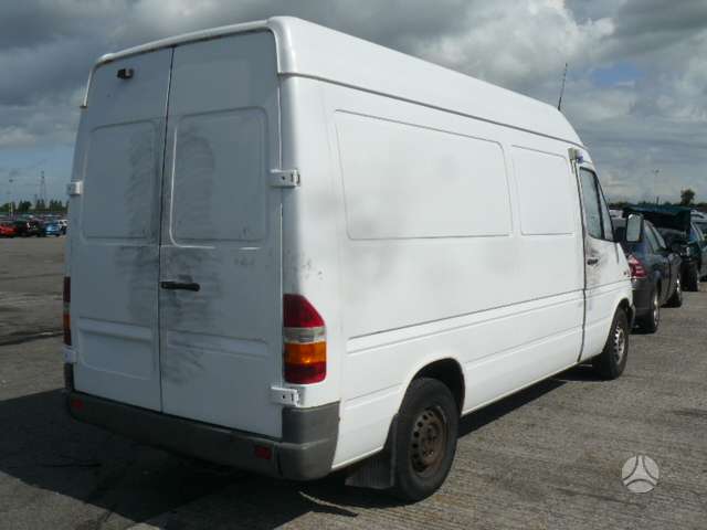 Mercedes-Benz Sprinter, preču