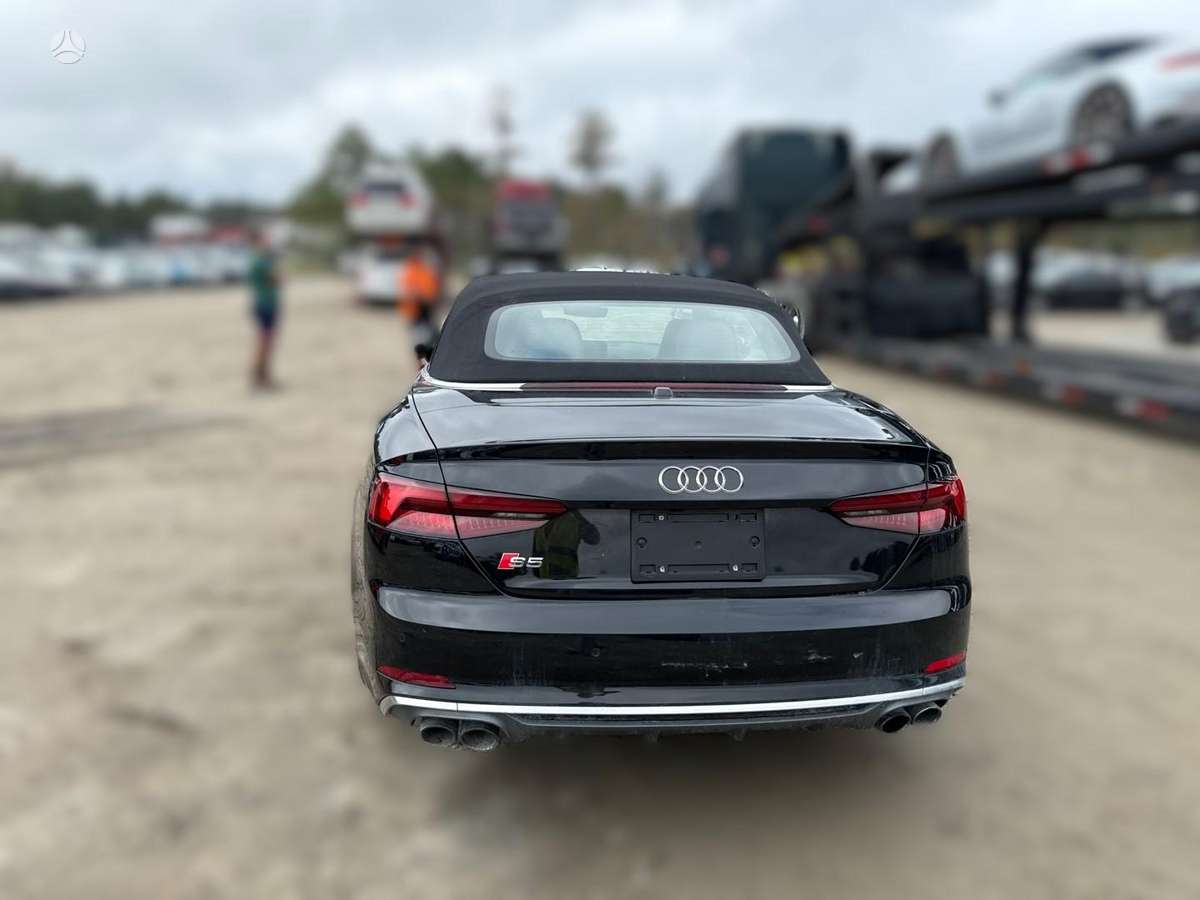 Audi S5 dalimis. Audi s5 2018m priekio nera