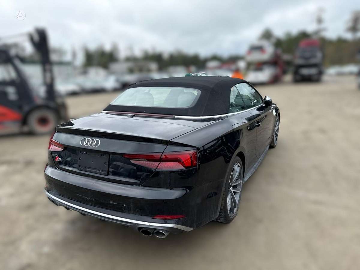 Audi S5 dalimis. Audi s5 2018m priekio nera