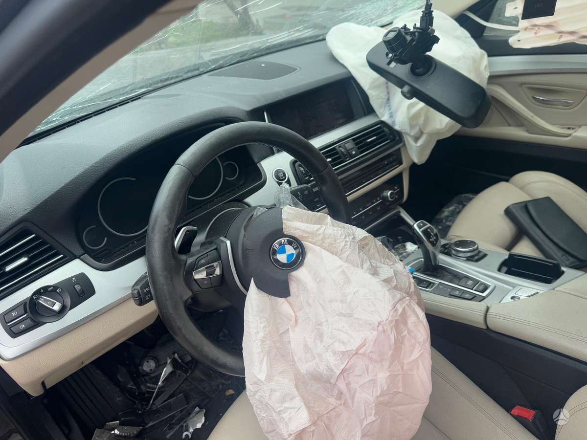 BMW 530 dalimis
