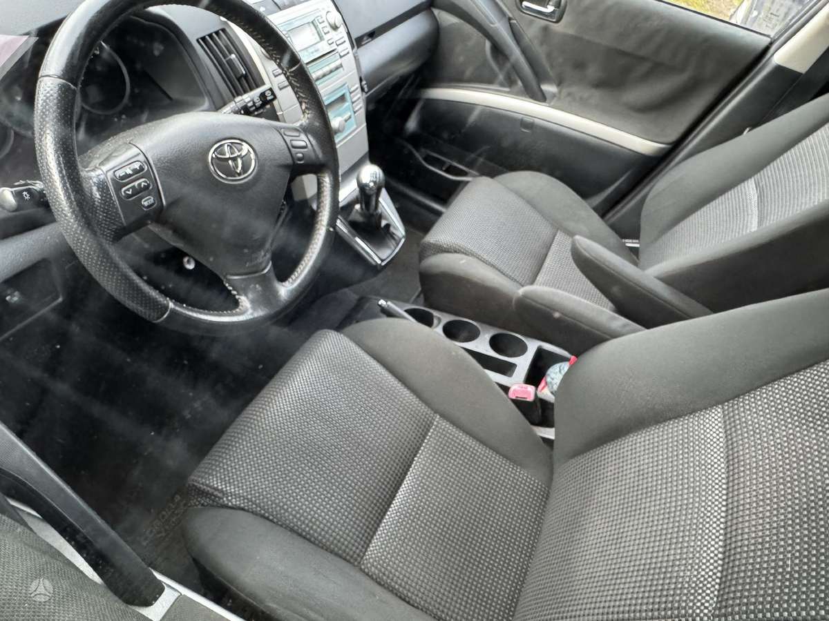 Toyota Corolla Verso for parts