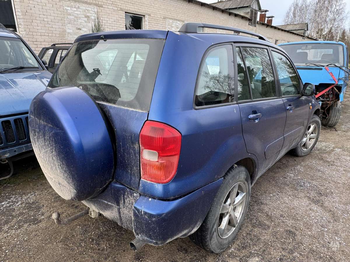 Toyota RAV4 dalimis