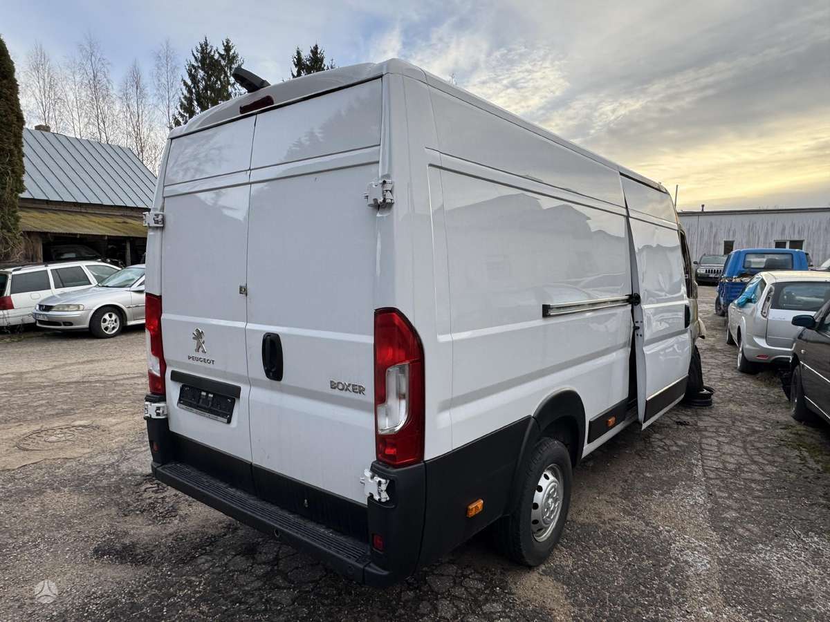 Peugeot Boxer, cargo vans