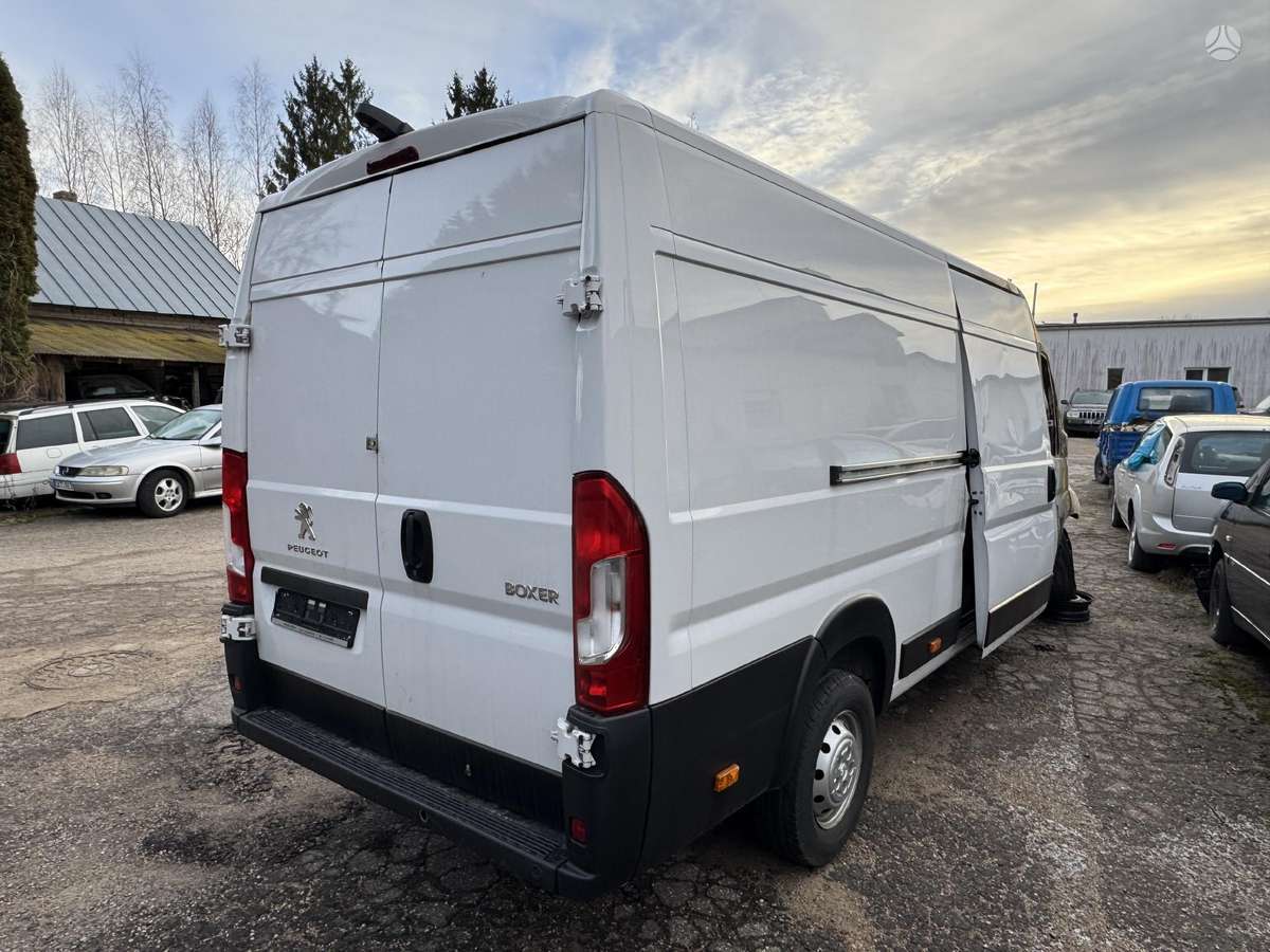 Peugeot Boxer, preču