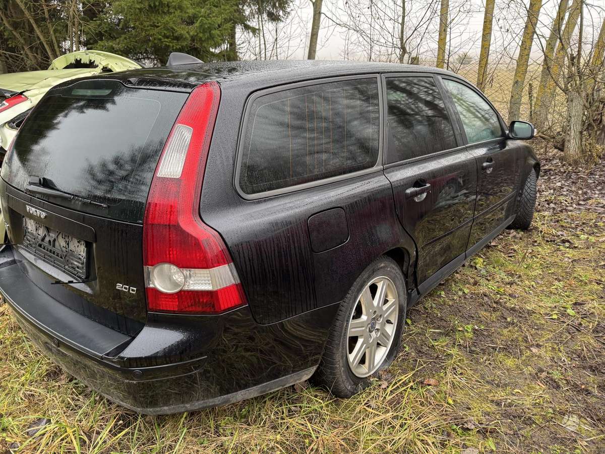 Volvo V50 dalimis