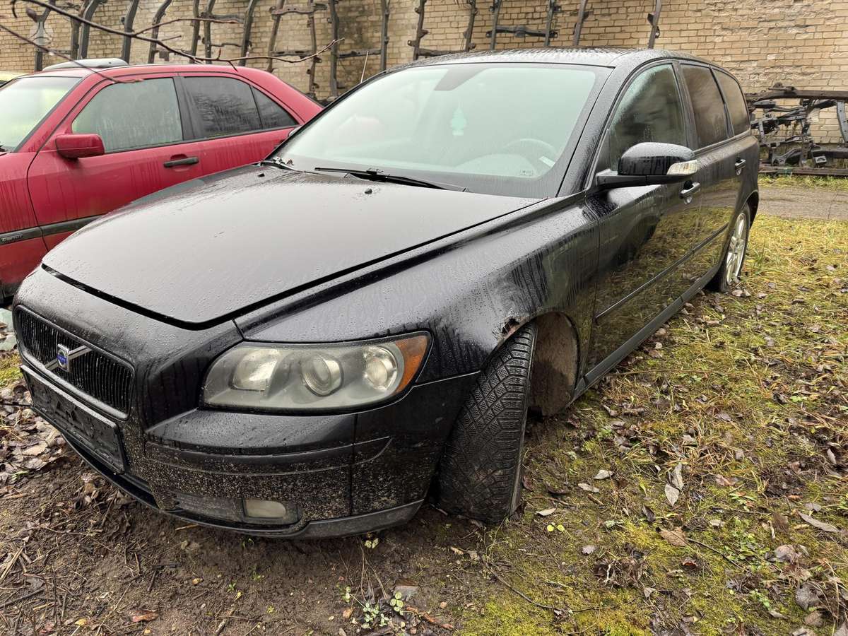 Volvo V50 dalimis