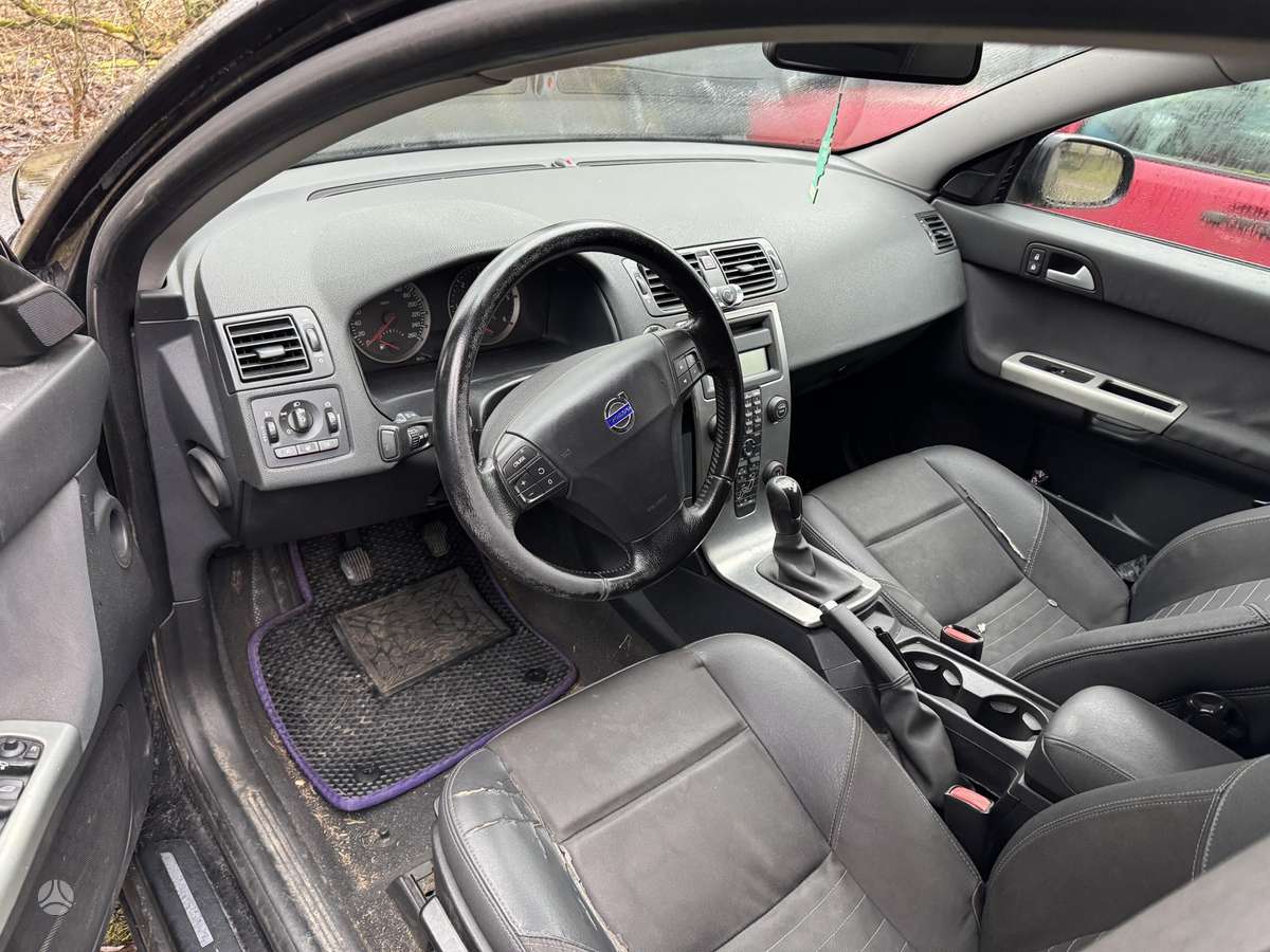 Volvo V50 for parts